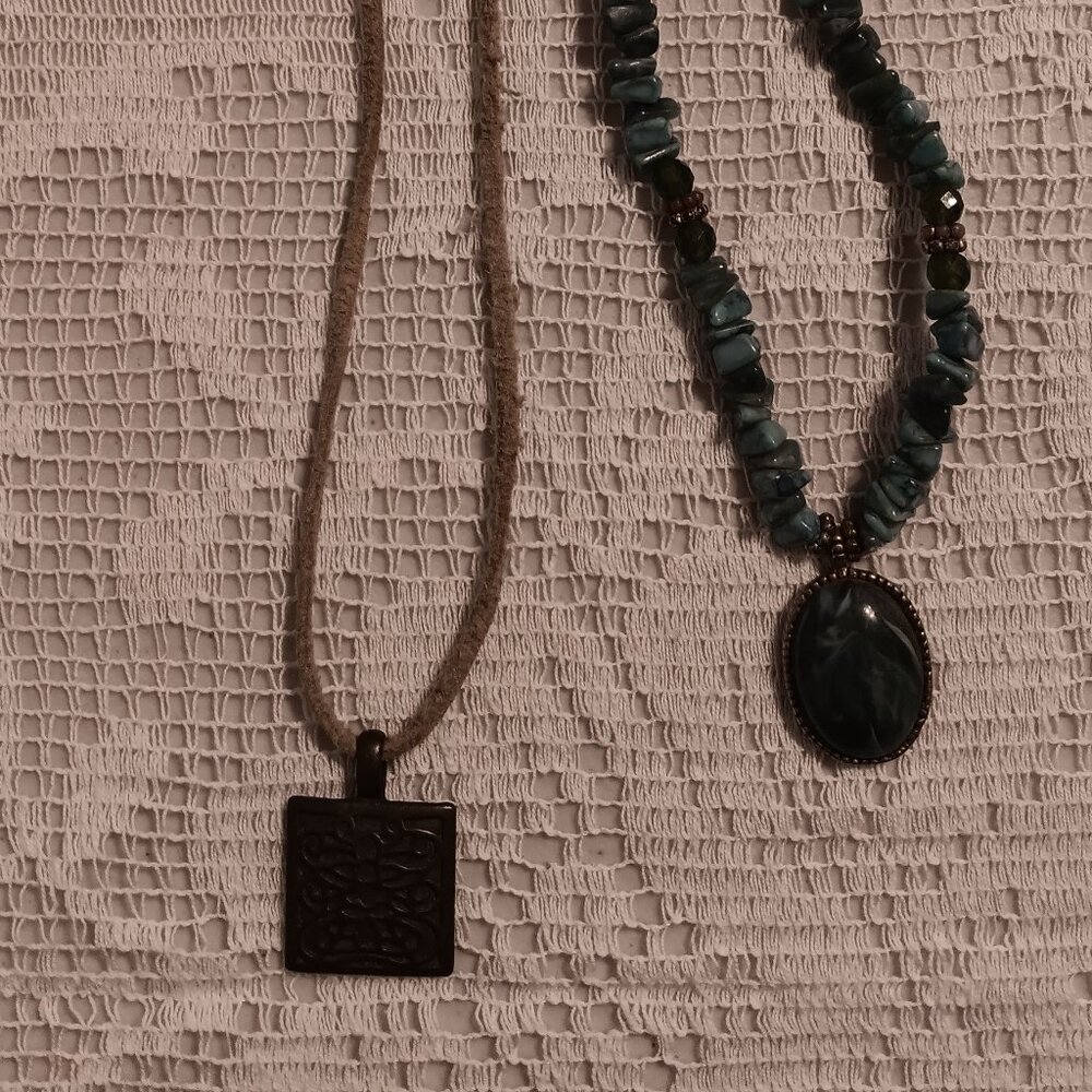 Pair of Vintage 90s/Y2K Necklaces | 2 for $10